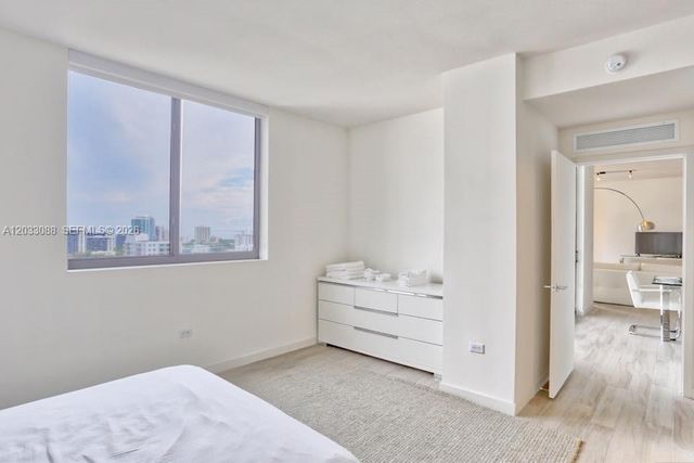 999 SW 1st Ave 2404, Miami, FL 33130