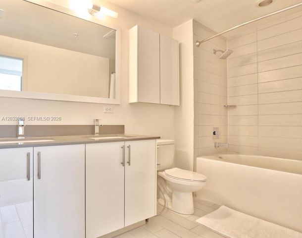 999 SW 1st Ave 2404, Miami, FL 33130