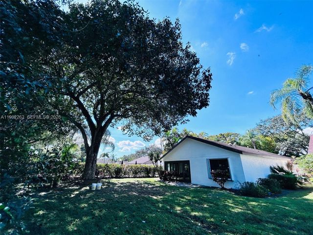 2560 Calamondin Cir, Coconut Creek, FL 33063