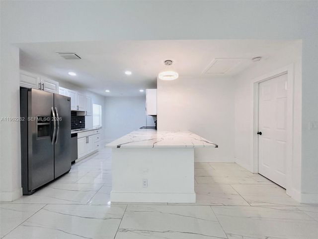 2560 Calamondin Cir, Coconut Creek, FL 33063