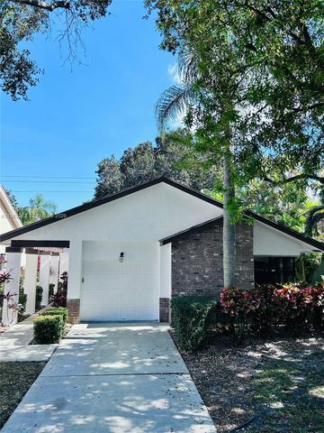 2560 Calamondin Cir, Coconut Creek, FL 33063