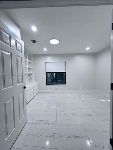 2560 Calamondin Cir, Coconut Creek, FL 33063