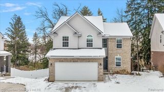 8740 Oak Ridge Trail, Westland, MI 48185