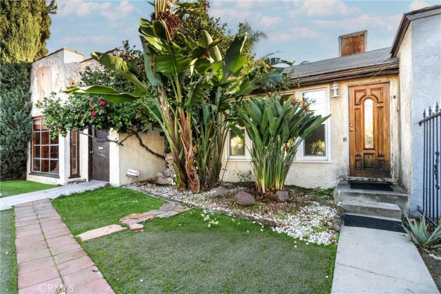 11170 Burbank, North Hollywood, CA 91601