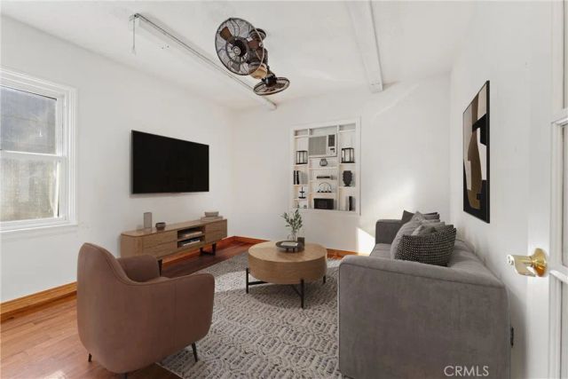 11170 Burbank, North Hollywood, CA 91601