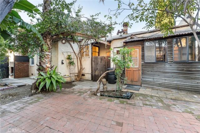 11170 Burbank, North Hollywood, CA 91601