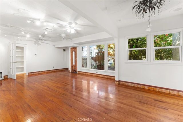 11170 Burbank, North Hollywood, CA 91601