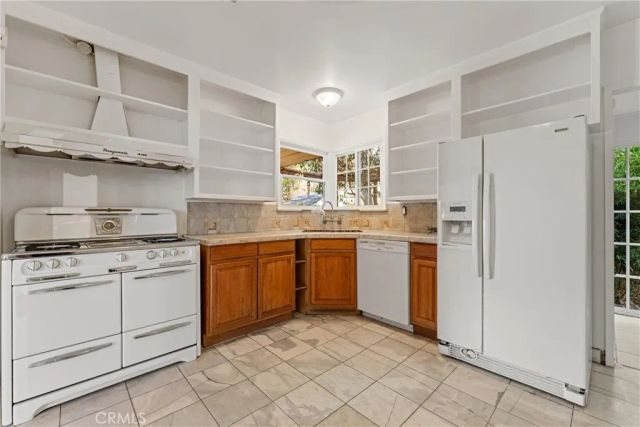11170 Burbank, North Hollywood, CA 91601