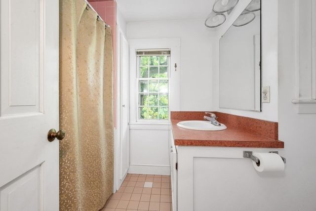 54 Rockwood Rd, Norfolk, MA 02056