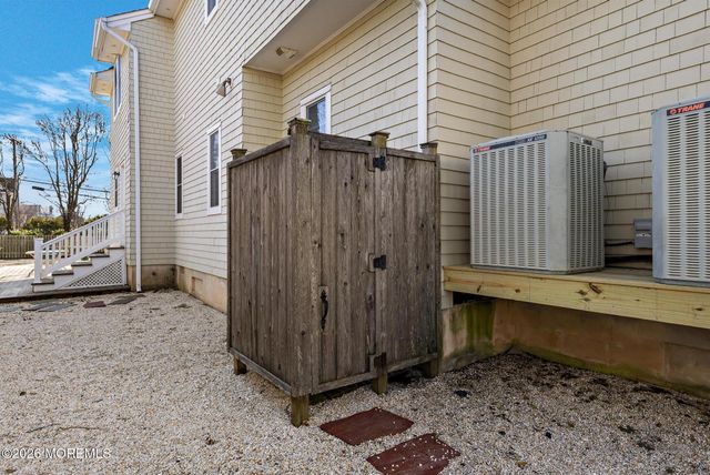 923 Barnegat Lane, Mantoloking, NJ 08738