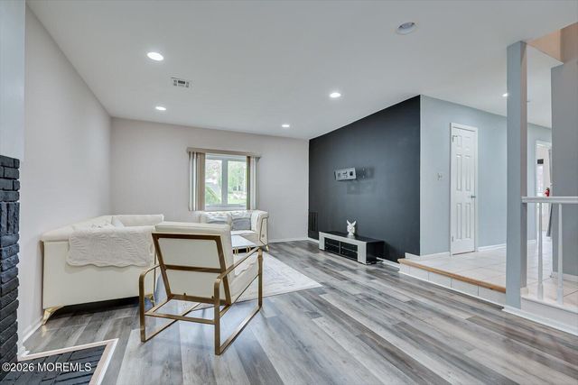 15 Orange Drive, Marlboro, NJ 07746