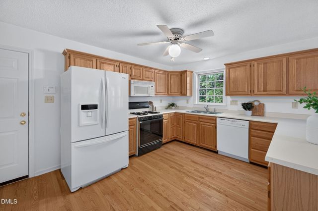 505 Heathridge Lane, Cary, NC 27513