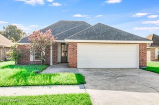 512 Wisteria Bend Circle, Carencro, LA 70520