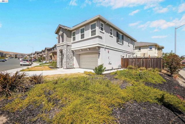 3001 Aragon Dr, Pittsburg, CA 94565