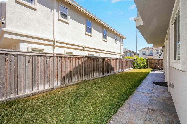 3001 Aragon Dr, Pittsburg, CA 94565