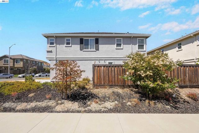 3001 Aragon Dr, Pittsburg, CA 94565