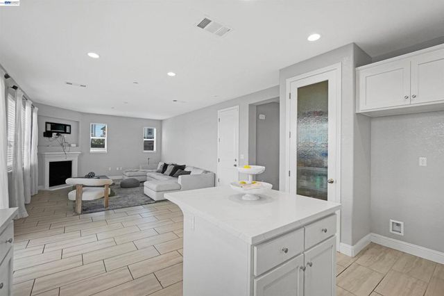 3001 Aragon Dr, Pittsburg, CA 94565