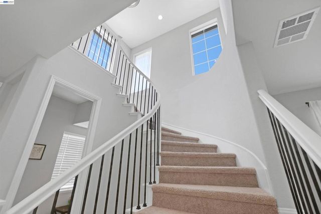 3001 Aragon Dr, Pittsburg, CA 94565