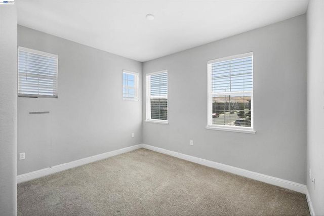 3001 Aragon Dr, Pittsburg, CA 94565