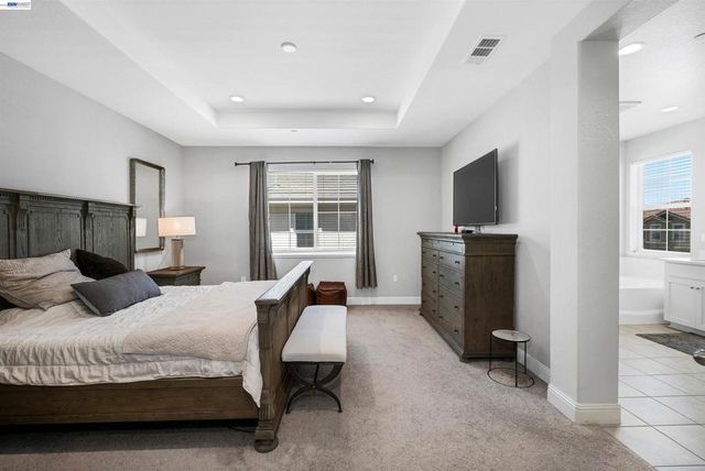 3001 Aragon Dr, Pittsburg, CA 94565