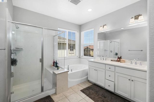 3001 Aragon Dr, Pittsburg, CA 94565