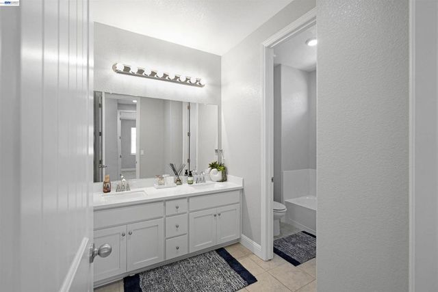 3001 Aragon Dr, Pittsburg, CA 94565