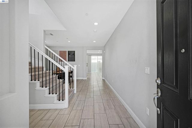 3001 Aragon Dr, Pittsburg, CA 94565