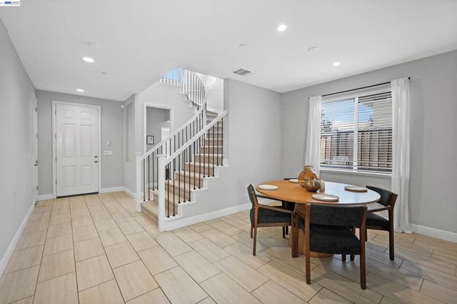 3001 Aragon Dr, Pittsburg, CA 94565