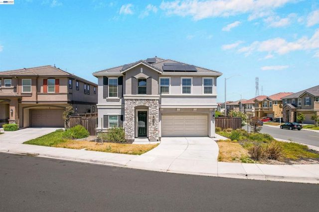 3001 Aragon Dr, Pittsburg, CA 94565