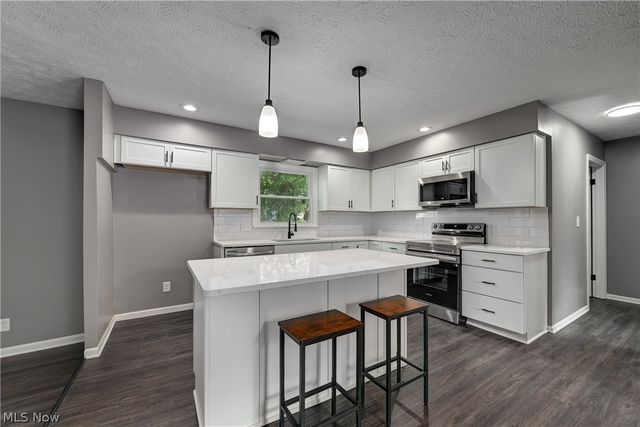 4829 Woodview Drive, Vermilion, OH 44089