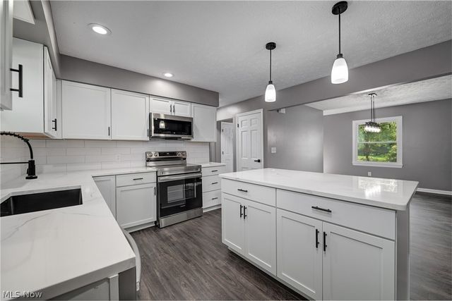 4829 Woodview Drive, Vermilion, OH 44089