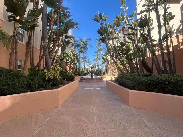 640 Camino De La Reina 1405, San Diego, CA 92108