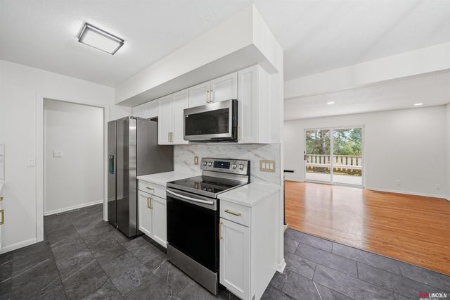 4508 Hallcliffe Road, Lincoln, NE 68516