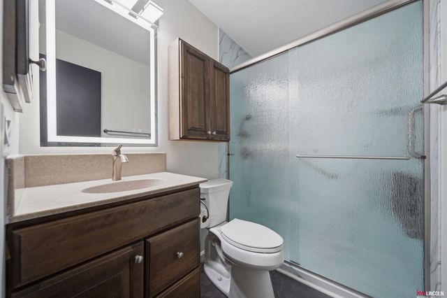 4508 Hallcliffe Road, Lincoln, NE 68516