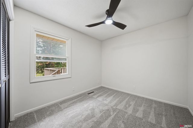 4508 Hallcliffe Road, Lincoln, NE 68516