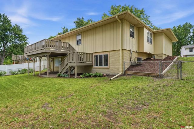 4508 Hallcliffe Road, Lincoln, NE 68516
