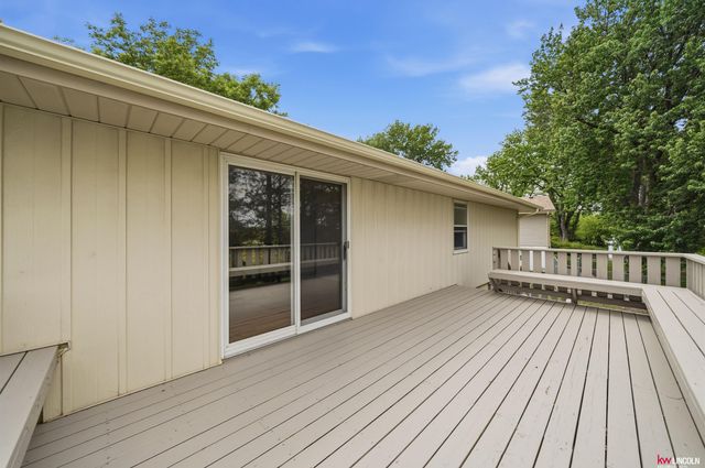4508 Hallcliffe Road, Lincoln, NE 68516