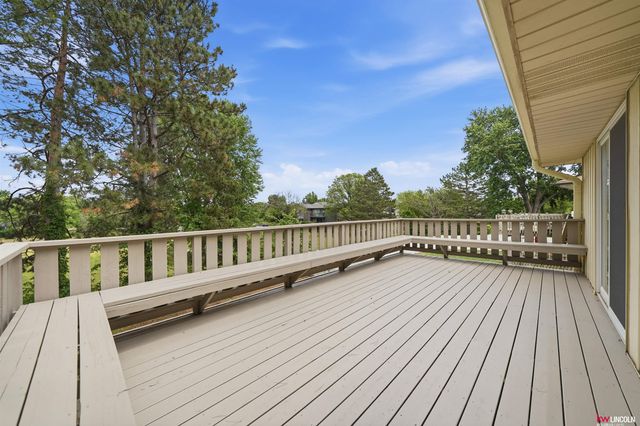 4508 Hallcliffe Road, Lincoln, NE 68516