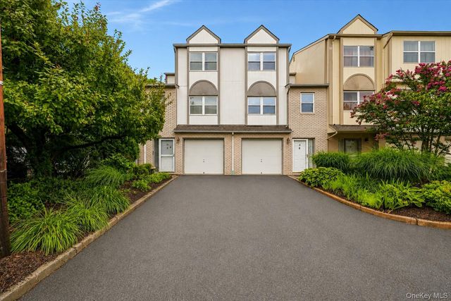 20 Milford Court, Nanuet, NY 10954