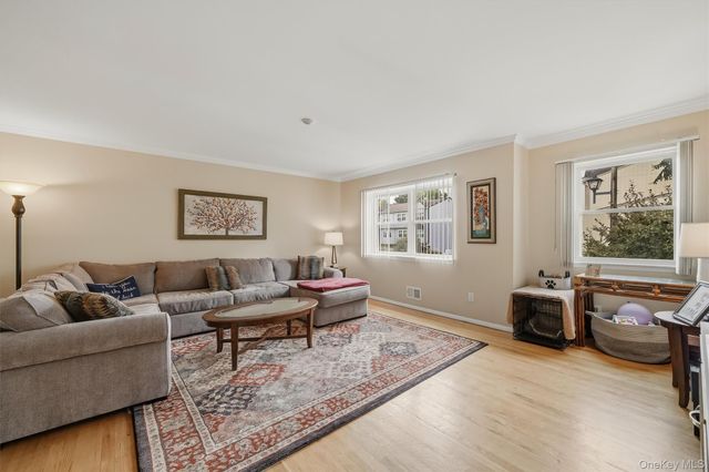 20 Milford Court, Nanuet, NY 10954