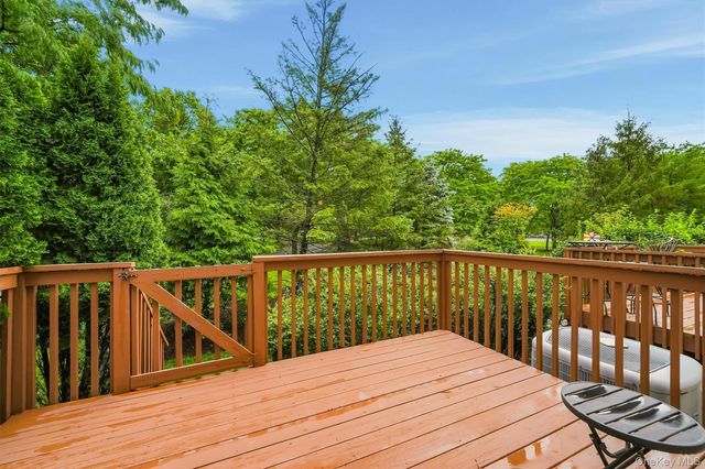 20 Milford Court, Nanuet, NY 10954