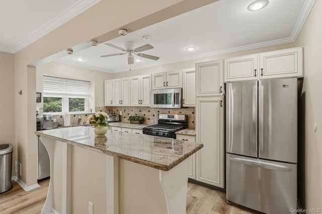 20 Milford Court, Nanuet, NY 10954