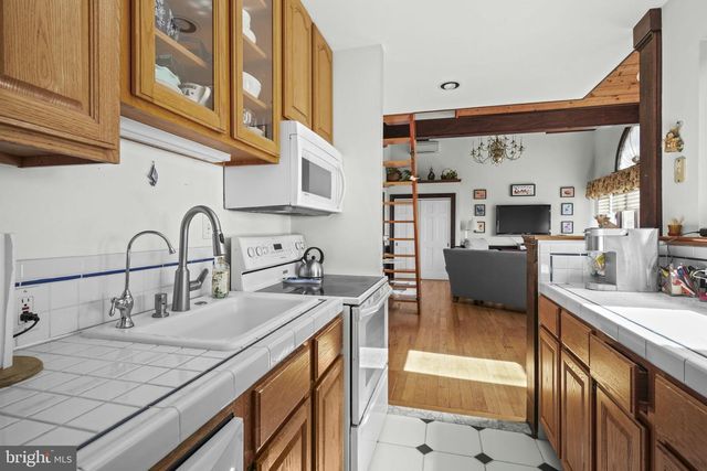 5211 AL JONES DR, Shady Side, MD 20764
