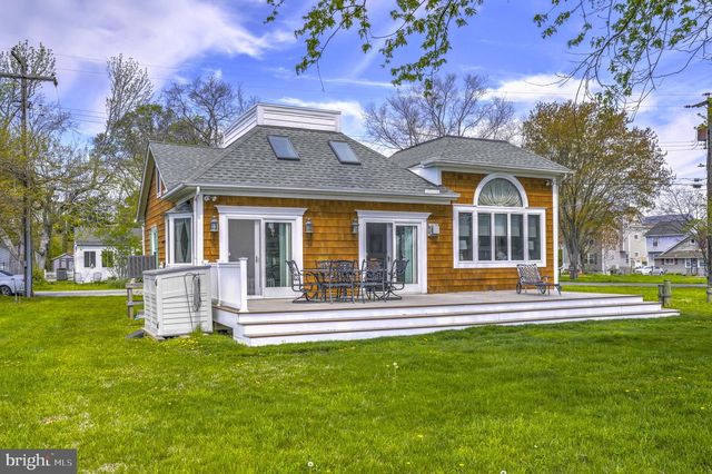 5211 AL JONES DR, Shady Side, MD 20764
