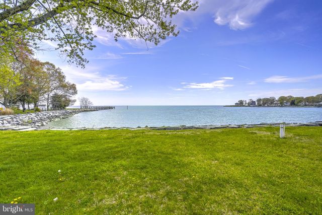 5211 AL JONES DR, Shady Side, MD 20764
