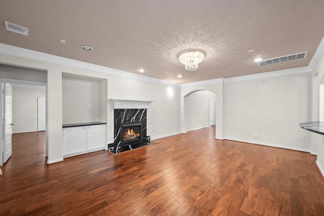 5526 Darschelle Drive, Houston, TX 77069