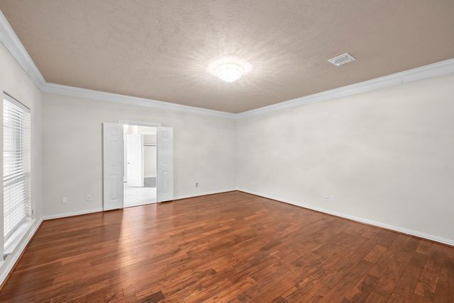 5526 Darschelle Drive, Houston, TX 77069