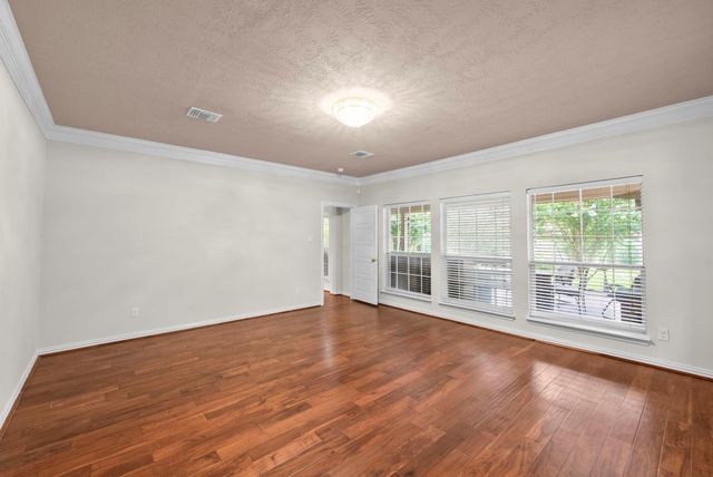 5526 Darschelle Drive, Houston, TX 77069