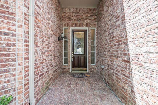 5526 Darschelle Drive, Houston, TX 77069