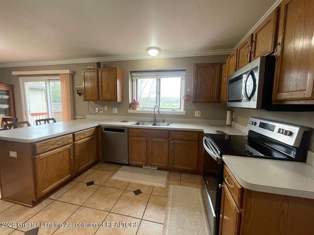 808 Church Street, Fowlerville, MI 48836